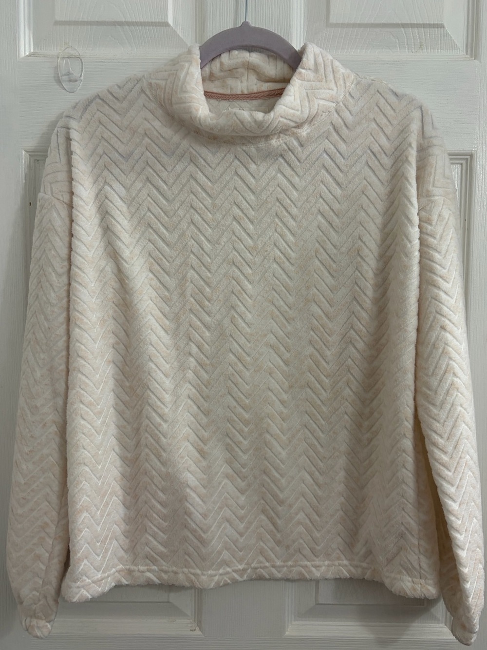 Maurices Cream Chevron Turtleneck Pullover. Size small $10